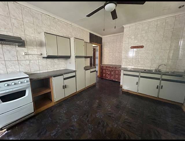 3 BEDROOM HOUSE FOR SALE IN VANDERBIJLPARK CW 6